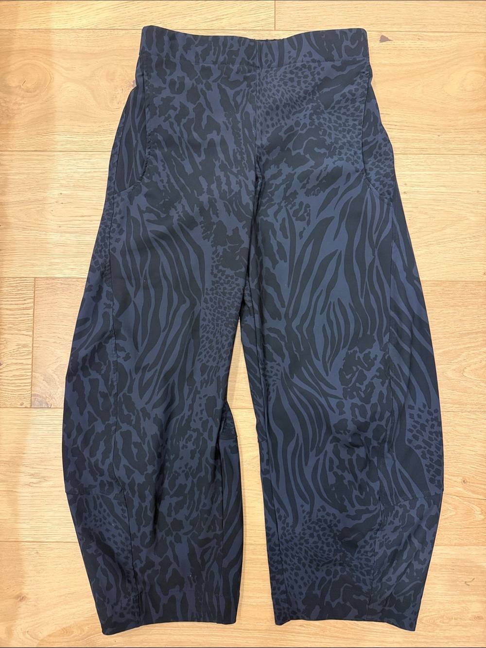 Wide-Leg Ankle Pants in Black Animal Print